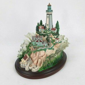 Lenox Lighthouse Collection Island Model 2000 Wooden Base Waves Seals RETIRED